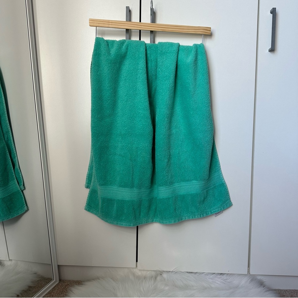 Essential Home Green Towel